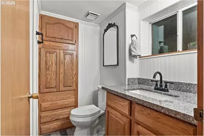 5753 SW Vermont St, Portland, OR 97219 - Photo 23