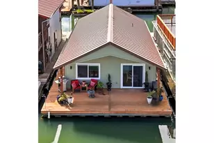 34326 Johnson's Landing Rd, Scappoose, OR 97056 - Photo 1