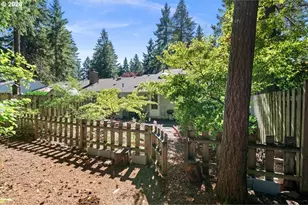 4238 Woodside Cir, Lake Oswego, OR 97035 - Photo 23