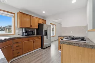 1985 SW Daybreak Way, Troutdale, OR 97060 - Photo 9