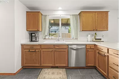 1101 E Sunset Dr, Newberg, OR 97132 - Photo 11