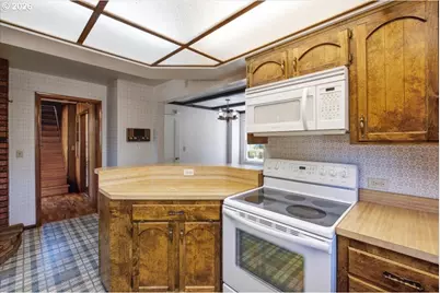 2140 17th Ave SW, Albany, OR 97321 - Photo 13