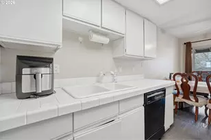 86 Kingsgate Rd, Lake Oswego, OR 97035 - Photo 13