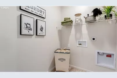 427 Pietro St NE, Salem, OR 97301 - Photo 27