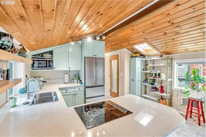 1777 N Jantzen Ave, Portland, OR 97217 - Photo 9
