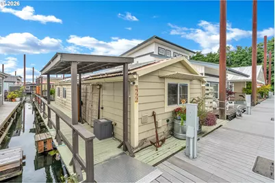 1777 N Jantzen Ave, Portland, OR 97217 - Photo 3