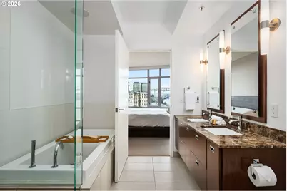 1310 NW Naito Pkwy #901, Portland, OR 97209 - Photo 27