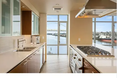 1310 NW Naito Pkwy #901, Portland, OR 97209 - Photo 13