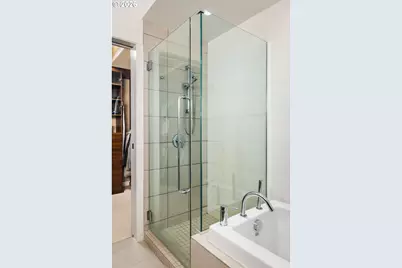 1310 NW Naito Pkwy #901, Portland, OR 97209 - Photo 29