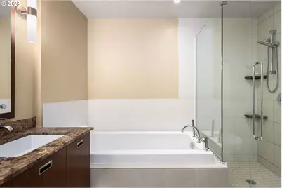1310 NW Naito Pkwy #901, Portland, OR 97209 - Photo 31