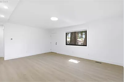 14035 SE Harrison St, Portland, OR 97233 - Photo 9
