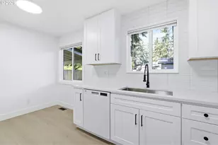 14035 SE Harrison St, Portland, OR 97233 - Photo 17