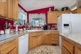 743 N Sundown Dr, Otis, OR 97368 - Photo 15