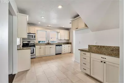 1307 N Kilpatrick St, Portland, OR 97217 - Photo 13