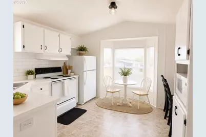 313 12th St #16, La Grande, OR 97850 - Photo 5