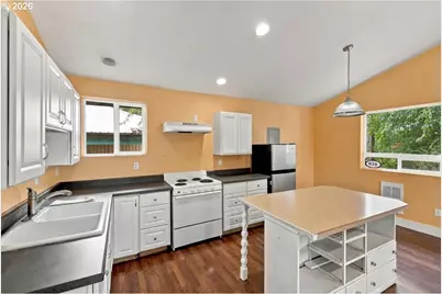 610 Averill St, Brownsville, OR 97327 - Photo 37