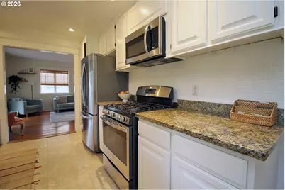 3149 NE 103rd Pl, Portland, OR 97220 - Photo 13