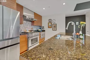 1830 NW Riverscape St, Portland, OR 97209 - Photo 9