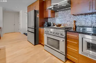 1830 NW Riverscape St, Portland, OR 97209 - Photo 7