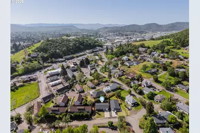 640 NE Polk St, Roseburg, OR 97470 - Photo 35