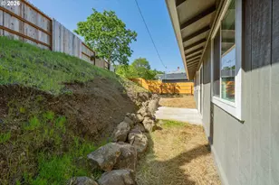 640 NE Polk St, Roseburg, OR 97470 - Photo 29