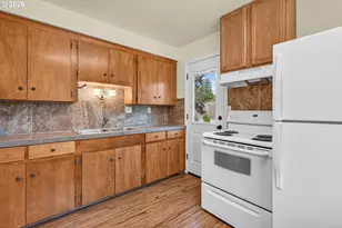 130 S Main St, Phoenix, OR 97535 - Photo 7