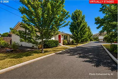 130 S Main St, Phoenix, OR 97535 - Photo 21