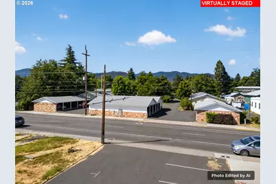130 S Main St, Phoenix, OR 97535 - Photo 17