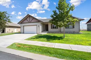 2194 NE 8th St, Hermiston, OR 97838 - Photo 3