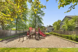 7548 NE Callan Ct, Hillsboro, OR 97124 - Photo 25