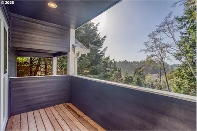 2910 NE Klamath Pl, Newport, OR 97365 - Photo 9