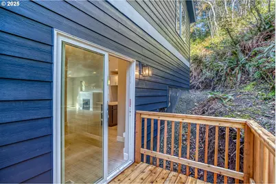 2910 NE Klamath Pl, Newport, OR 97365 - Photo 17