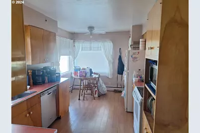 303 NE Second St, Enterprise, OR 97828 - Photo 13