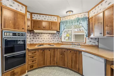 1475 Green Acres Rd #8, Eugene, OR 97408 - Photo 13