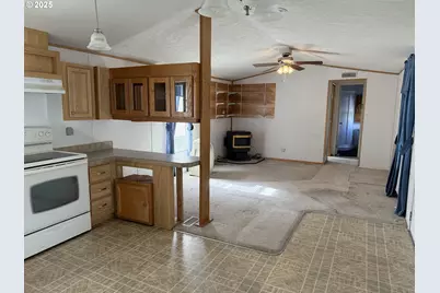 107 Balder Ln, Roseburg, OR 97470 - Photo 3