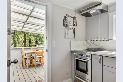 631 N Larch St, Cannon Beach, OR 97110 - Photo 21