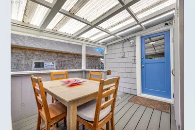 631 N Larch St, Cannon Beach, OR 97110 - Photo 25