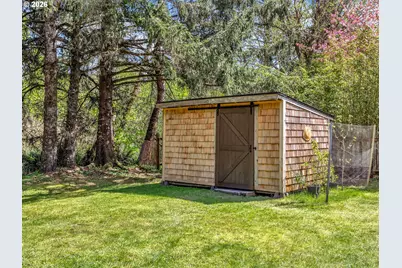 631 N Larch St, Cannon Beach, OR 97110 - Photo 43