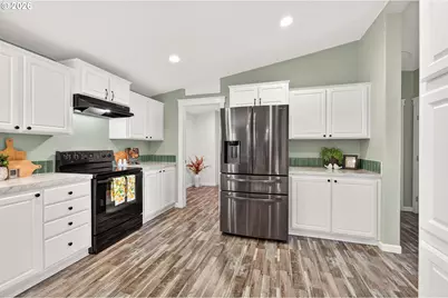 1926 SW Emma Dr, McMinnville, OR 97128 - Photo 7