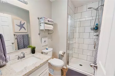 13185 SW Worchester Pl, Tigard, OR 97223 - Photo 27