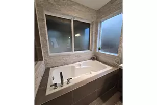 202 NW Quail Gardens Pl, Hillsboro, OR 97124 - Photo 21