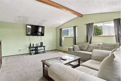 47768 Portal Dr, Oakridge, OR 97463 - Photo 17