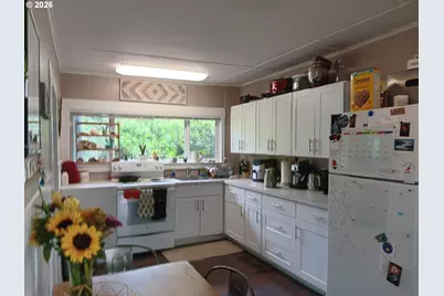 213 NW Cliff St, Newport, OR 97365 - Photo 5