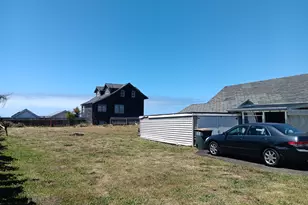 213 NW Cliff St, Newport, OR 97365 - Photo 19