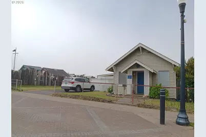213 NW Cliff St, Newport, OR 97365 - Photo 1