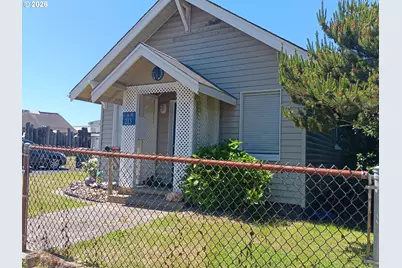 213 NW Cliff St, Newport, OR 97365 - Photo 1