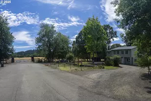 485 Brown St, Glide, OR 97443 - Photo 45