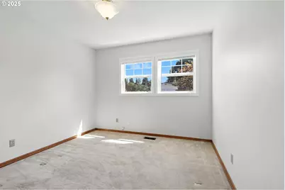 13141 NE Eugene St, Portland, OR 97230 - Photo 23