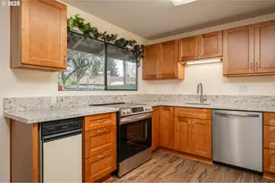 13020 NE San Rafael St, Portland, OR 97230 - Photo 9