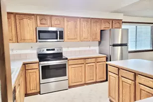 2715 SW 31st St, Gresham, OR 97080 - Photo 13